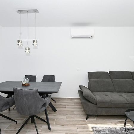 Luxury Apartment White Crystal Kaštela エクステリア 写真