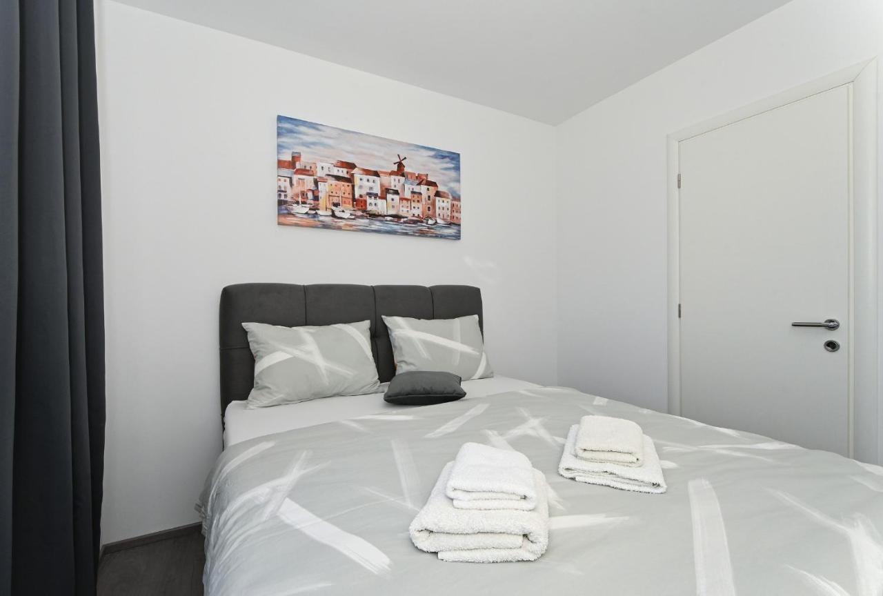 Luxury Apartment White Crystal Kaštela エクステリア 写真